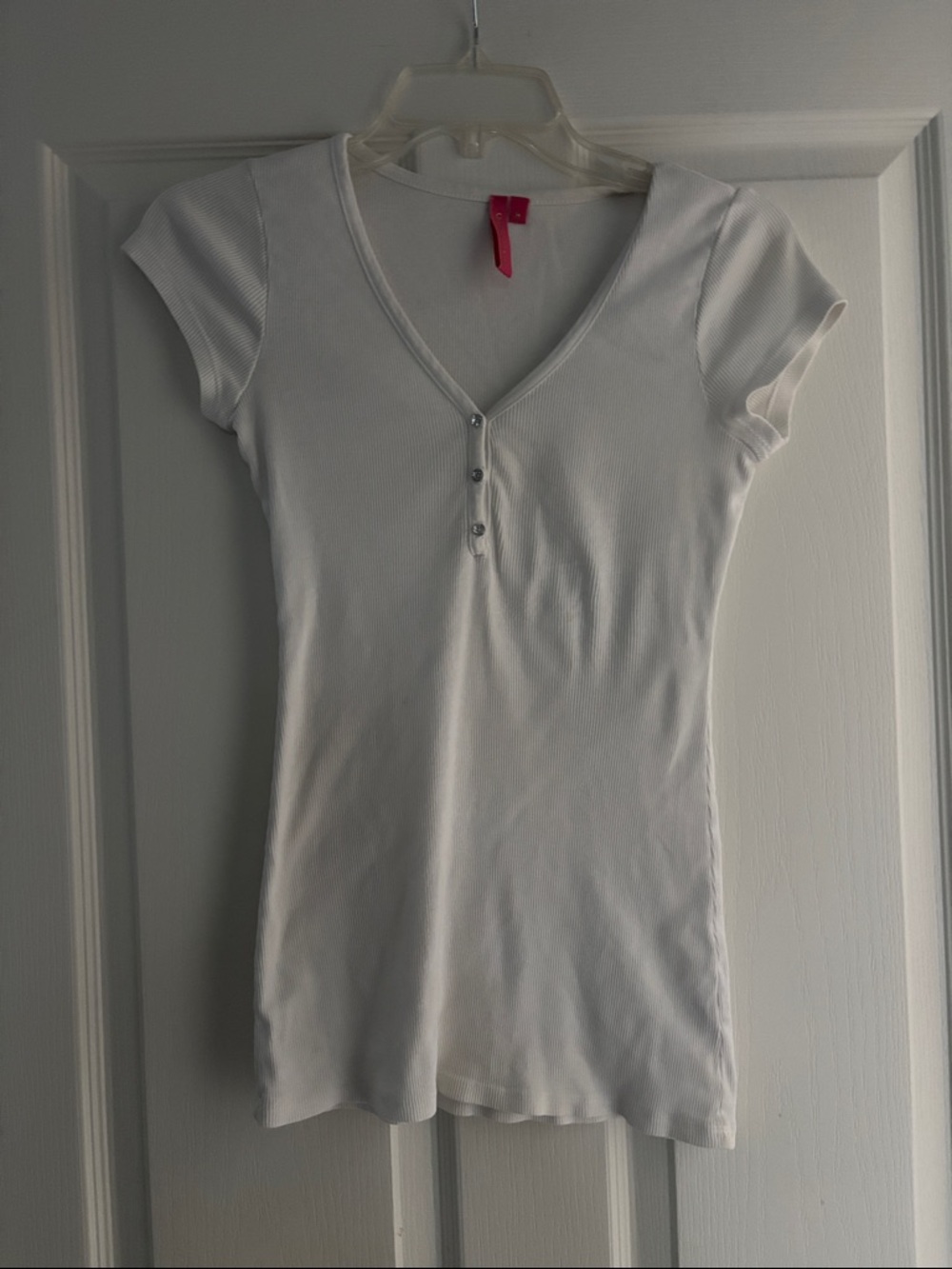Charlotte Women's White Ribbed V-Neck Short Sleeve Top Sz M